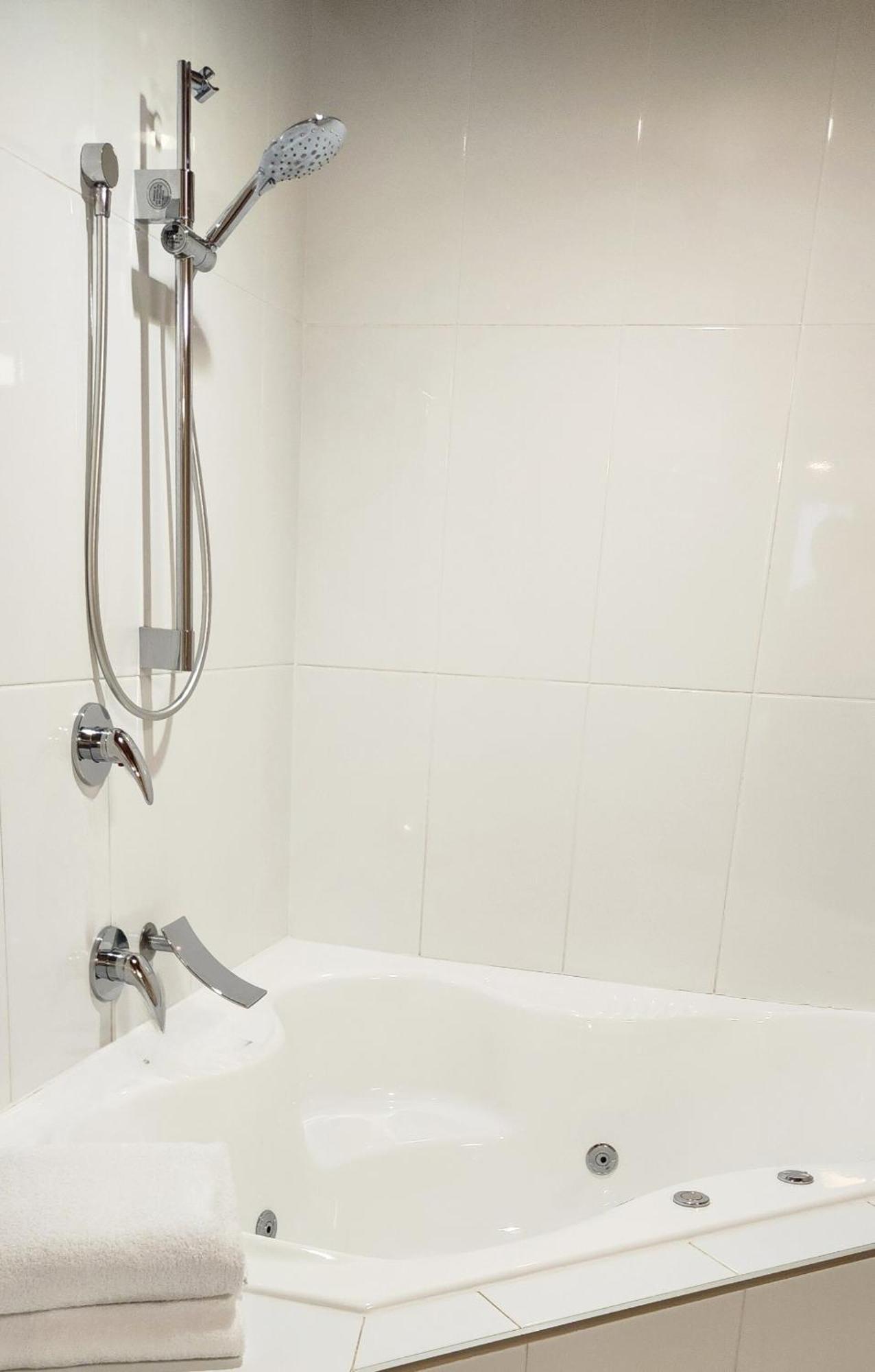 Suite Spa Bath
