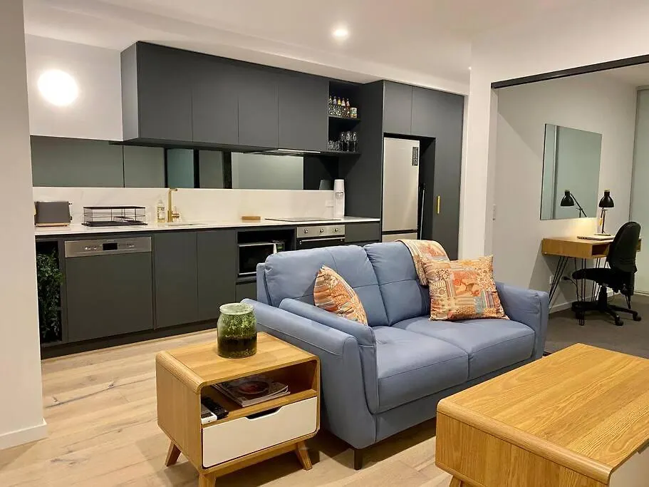 Central Canberra City Apartment With Study And Full Amenities Including Parking-1