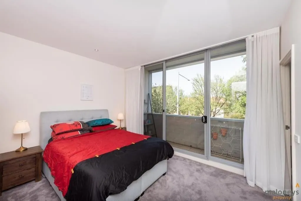 Spacious Sun-Drenched Apartment, Centrally Located-1