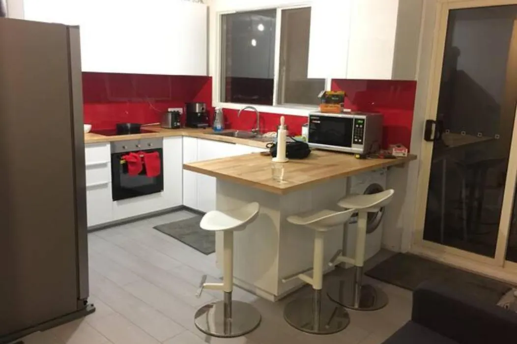 Dana-Private Room In A Shared House-Close To City & Anu-3-1