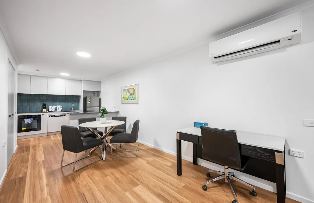 Serain Apartment On Northbourne Ave Canberra -1