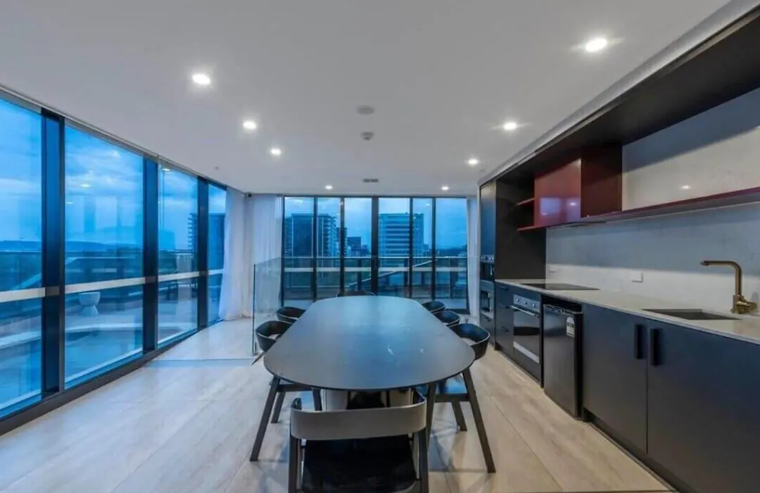 2Br-2Br-2Cars -Cbd-Pool-Sleeps 6-1