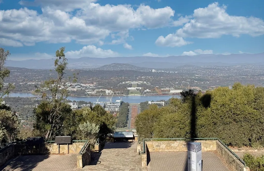 Easeful Canberra Cbd 2Br Apt-1