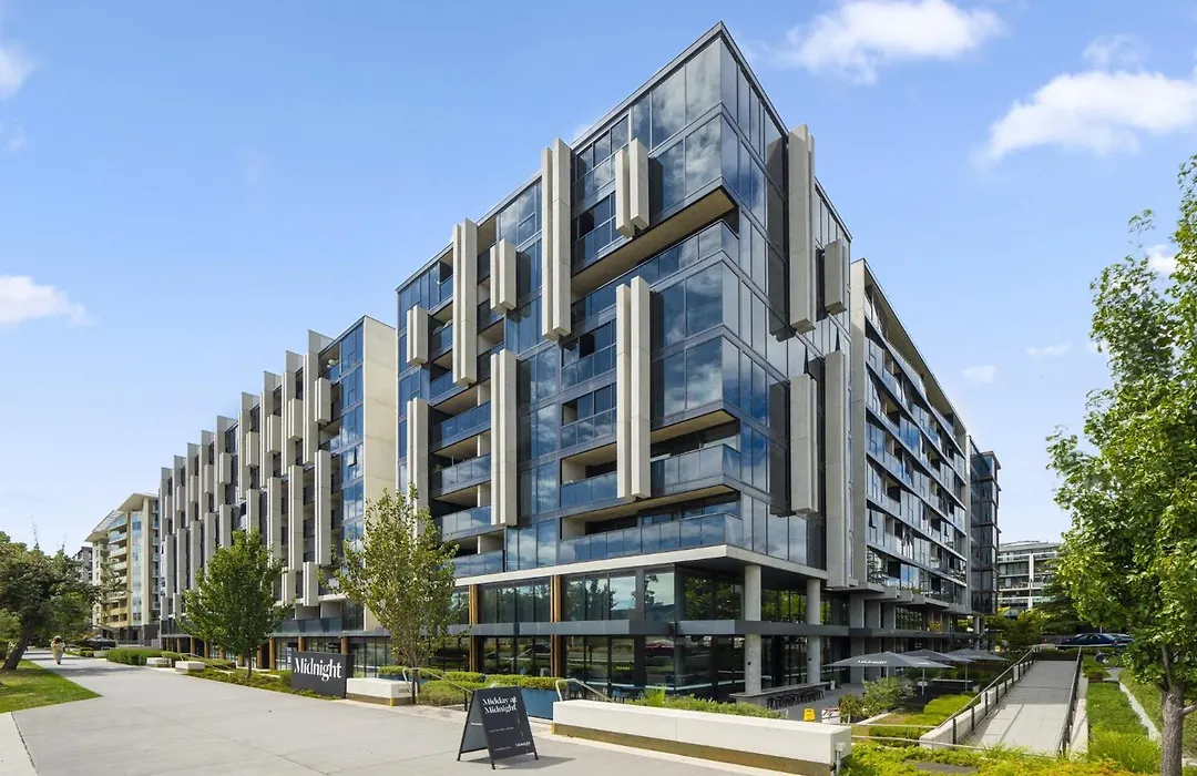Chic Inner-City 2-Bed Abode With Pool Gym & Sauna-1
