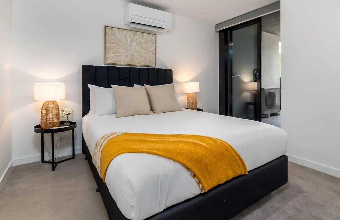 Chic 3-Bed In Central With Pool, Sauna And Gym-1