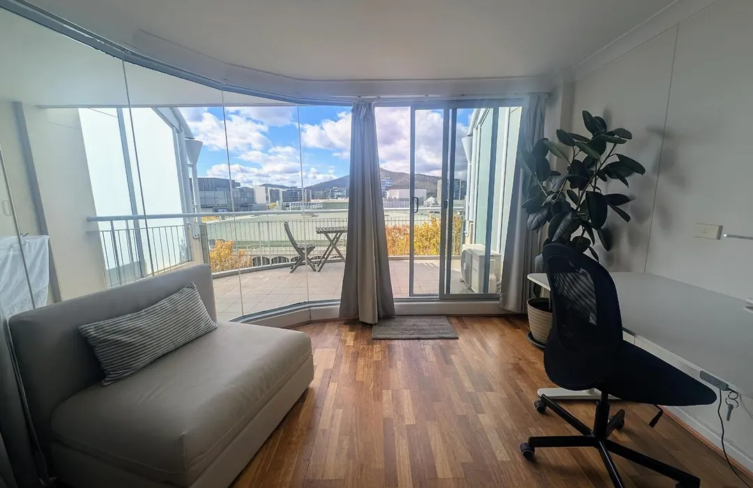 Dana-Central Apartment With Mount Ainslie Views-1