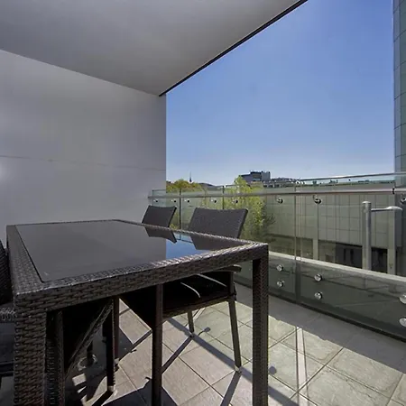 Manhattan 303 Canberra City Act-3