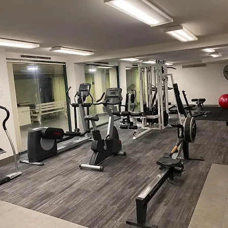 2 Bed 2 Bath Luxury Apartment In Braddon Canberra - Free Heated Pool, Gym, Parking-3