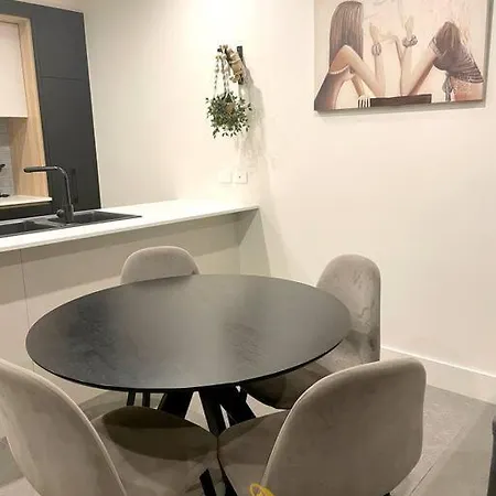 Braddon 1Bd - Walk To Cafes, Secure Parking-2