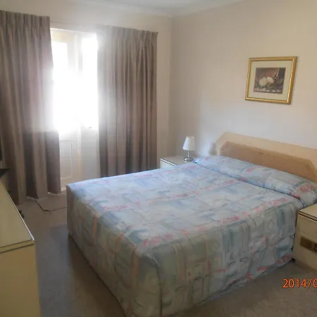 Beautiful, Inner City, Renovated Top Floor 2-Bedroom Apartment-3