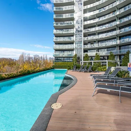 Spacious 1-Bed With View In Central Location-3