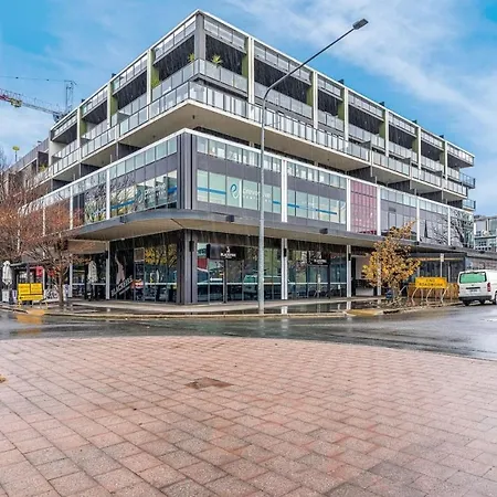 Roomy 2Br 2Ba City-Centre Apt - Hosted By Canstay-3