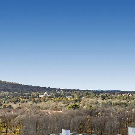 Central 2-Bed With Gym, Bbq & Stunning Views-2
