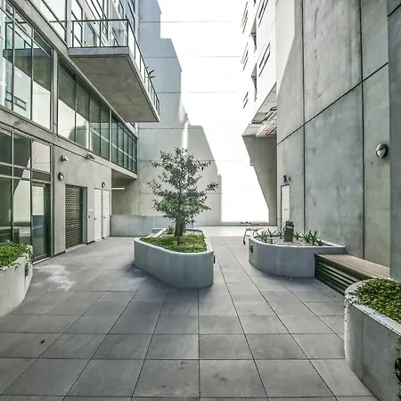 1 Bed Luxury Braddon Unit-2