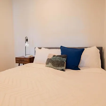 2 Bedroom 2 Bath 1 Car On Lonsdale Street-2