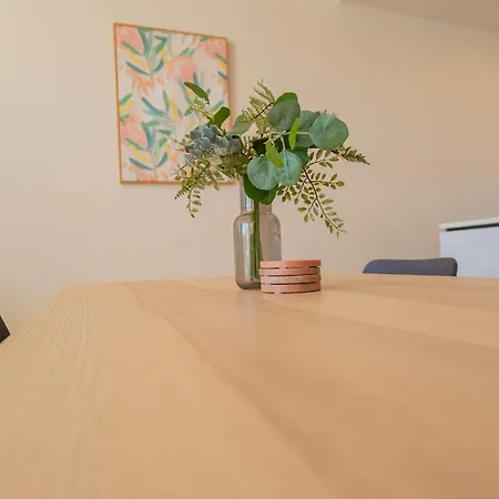 2 Bedroom Family Business Friendly Cbd Anu-3