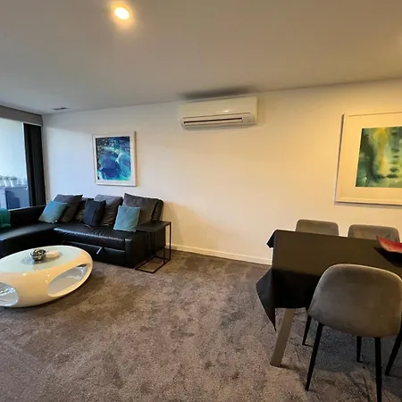 Midnight Luxe 2Br 2Bath 2Car 528 In The Heart Of Braddon Pool Sauna Gym Secure Parking Wifi Wine-2