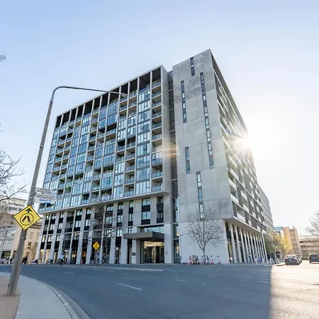 Central Located 2 Bedroom Apartment In Canberra With Parking-3
