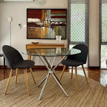 Spacious Garden Apartment-2