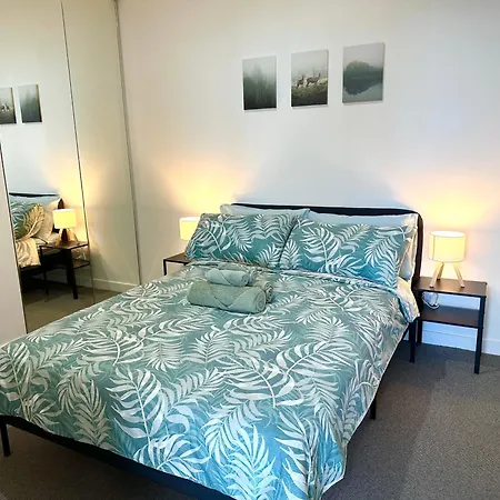 Modern Quiet Two Bedroom Apt In Canberra City-2