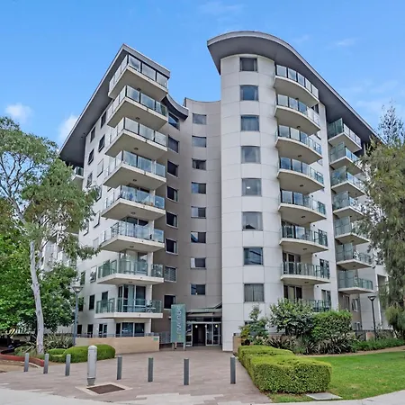 Central Braddon Retreat With Balcony & Pool Access-2