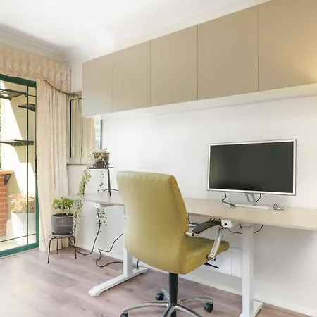 Quiet Retreat Close To City Centre And Lake - Hosted By Canstay-3