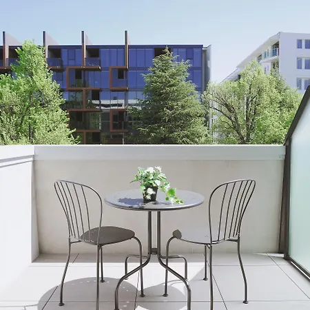Modern Apt In Heart Of The City-2