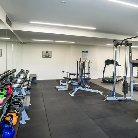 Executive Balcony Apartment In Central Canberra-2