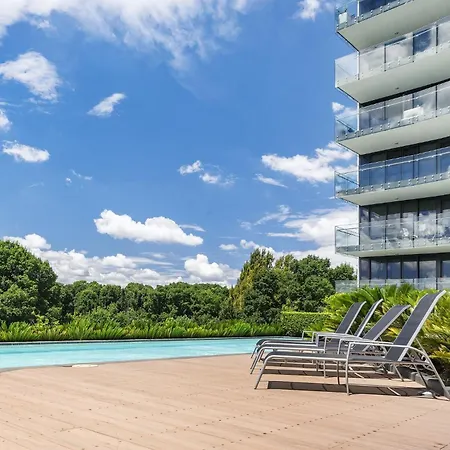 1-Bed With Amazing Views, Gym, Bbq & Parking-3