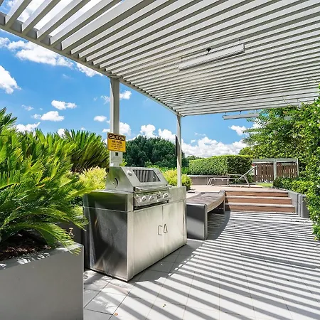 1-Bed With Amazing Views, Gym, Bbq & Parking-2