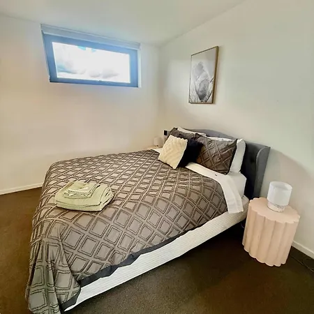 2Br-2Br-2Cars -Cbd-Pool-Sleeps 6-2