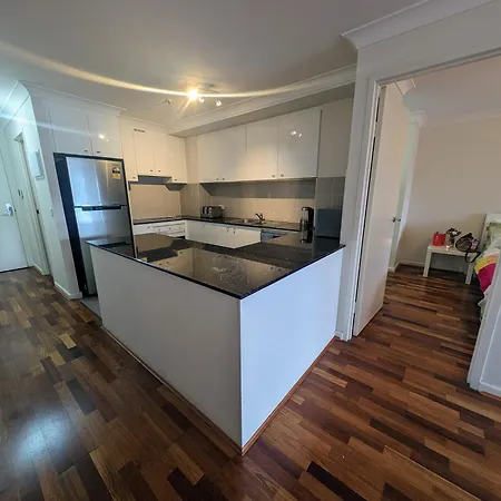 Dana-Central Apartment With Mount Ainslie Views-2