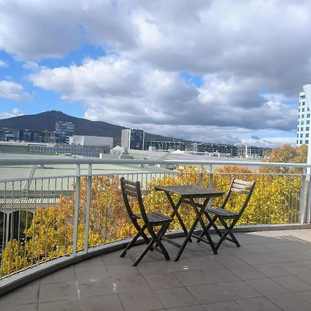 Dana-Central Apartment With Mount Ainslie Views-3