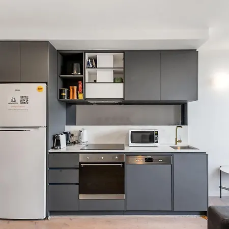 Central Cbd - Parking - Sleeps 4-3