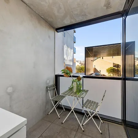 2Br-1Br-1Car- Cbd Pool Central-3