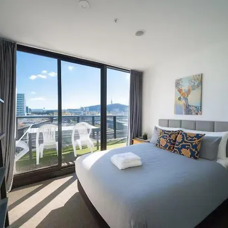 3 Brs Topfloor View@Heart Of Canberra Free Parking-2