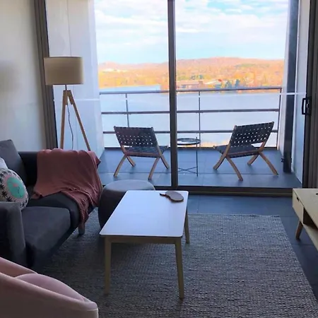Lake View City Apartment With Free Parking - Hosted By Canstay-2