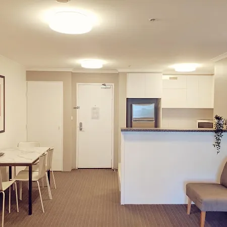 Exquisite Apartment At Citys Doorstep - Hosted By Canstay-3