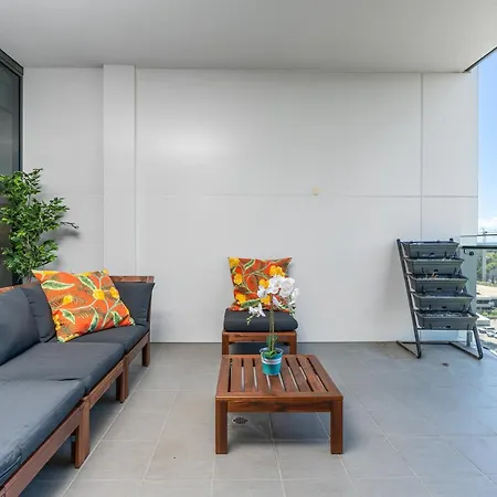 Fabulous 2Br 2Ba Apartment In The Central District-3