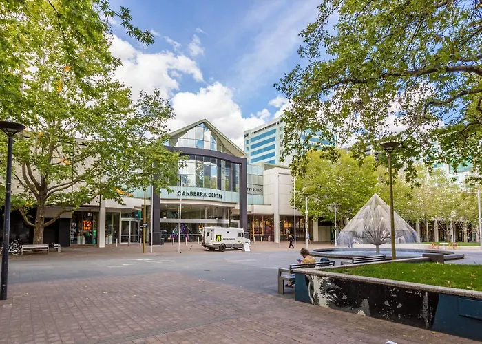 Dana-Spacious Private Room In Shared 2-Bedroom Apartment-1 Canberra