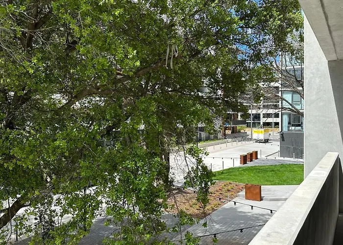 Brand New Luxe Sol Canberra Cbd One Bedroom Apartment