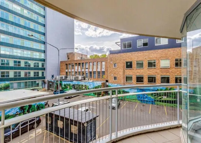 Dana-Spacious Private Room In Shared 2-Bedroom Apartment-2 Canberra