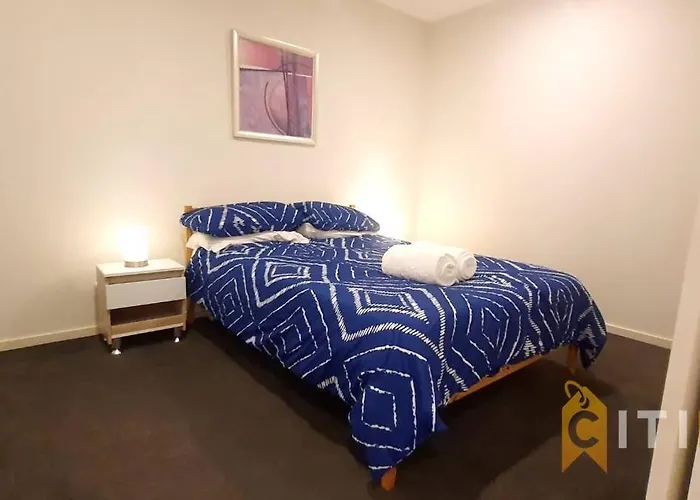 Delight In Dickson -2Bd 2Bth 2Csp Apt Canberra