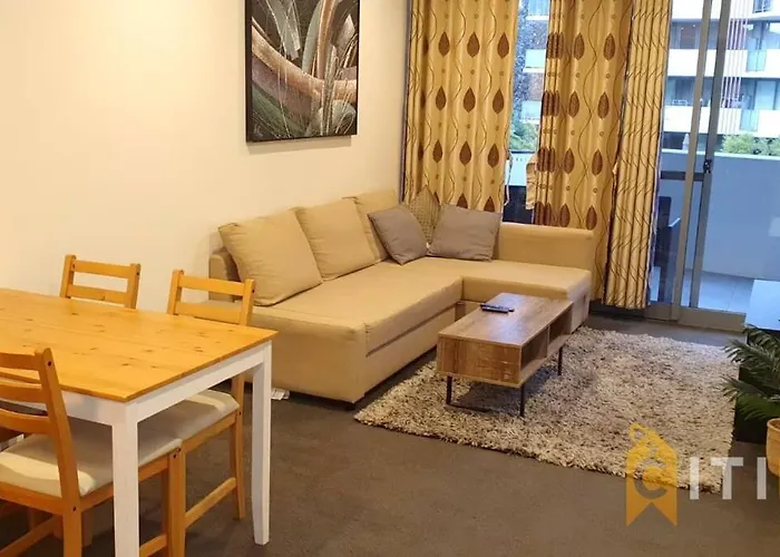 Delight In Dickson -2Bd 2Bth 2Csp Apt Canberra