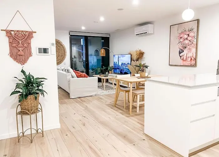 Heart Of City - Pool - Parking - Self Check-In Canberra