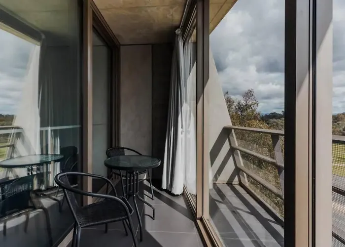 Apartment Nestled Between Lake Burley Griffin, City And Anu Canberra