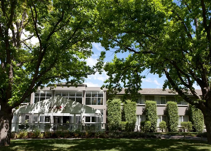 Canberra AccommodationForrest & Apartments