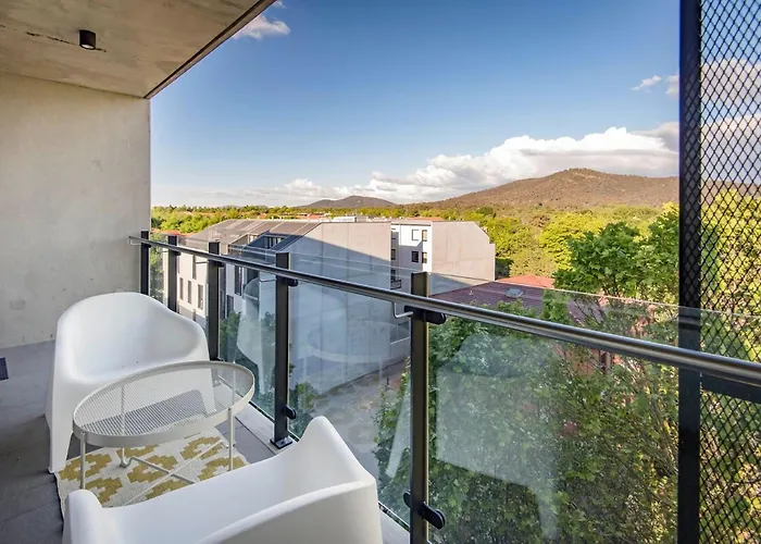 Brooklyn Inspired Apartment With Mt Ainslie Views Canberra