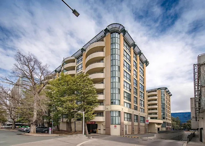 Braddon Bliss - Sleek Apartment Near Attractions Canberra