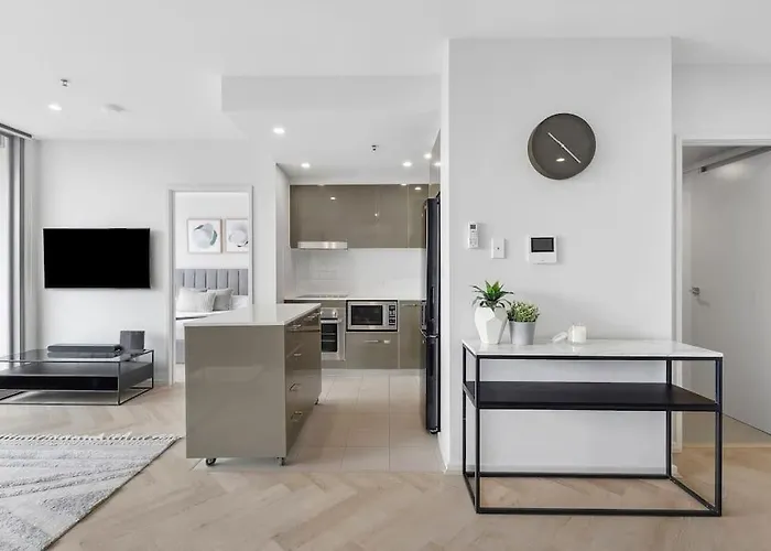 Modern Renovated Cbd Apartment Canberra